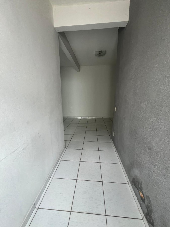 Casa para alugar com 4 quartos, 200m² - Foto 4