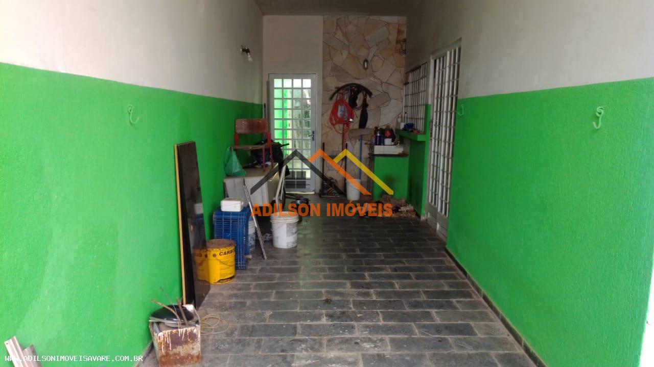 Casa à venda com 2 quartos, 230m² - Foto 2