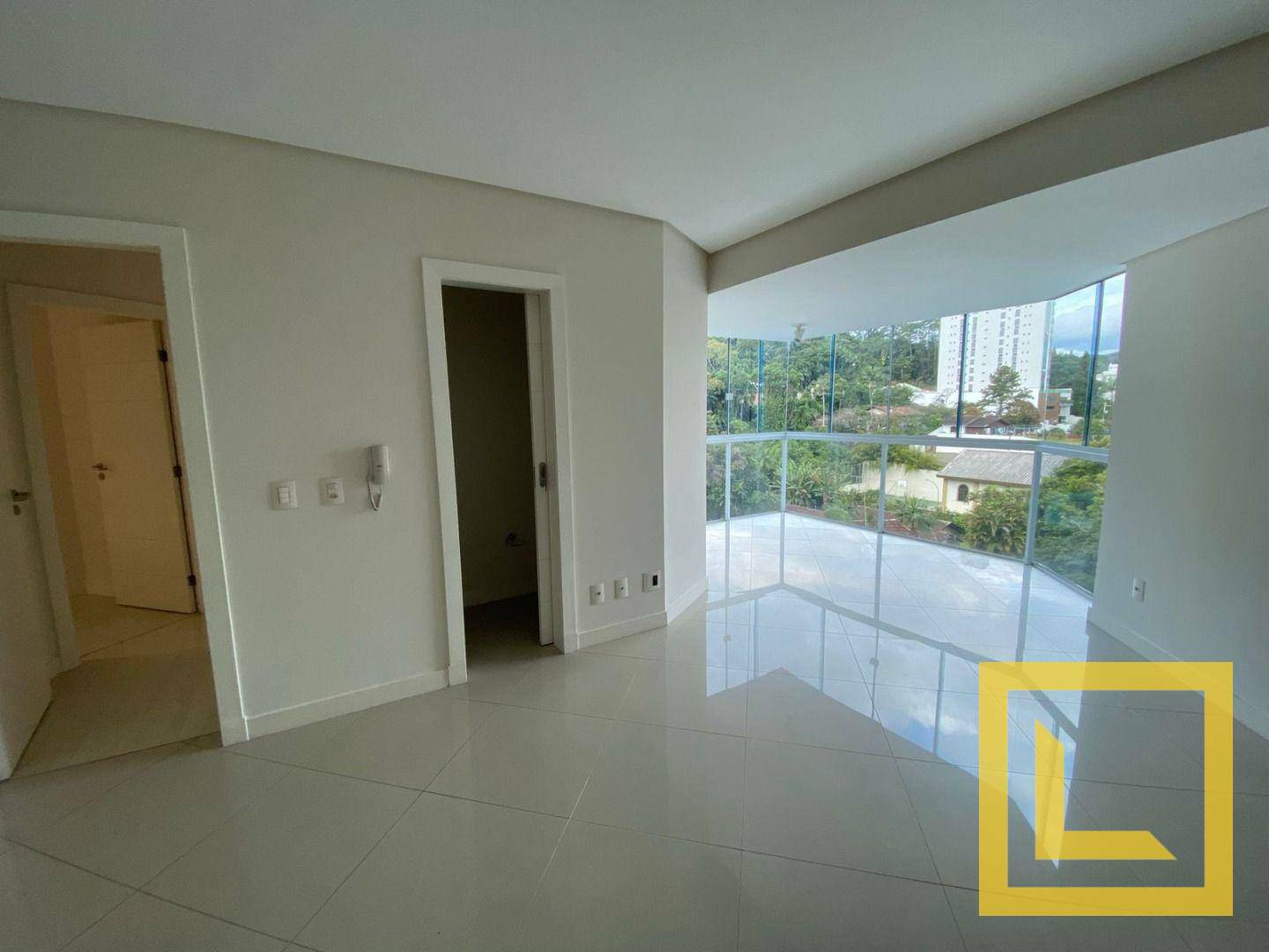 Apartamento à venda com 3 quartos, 110m² - Foto 6