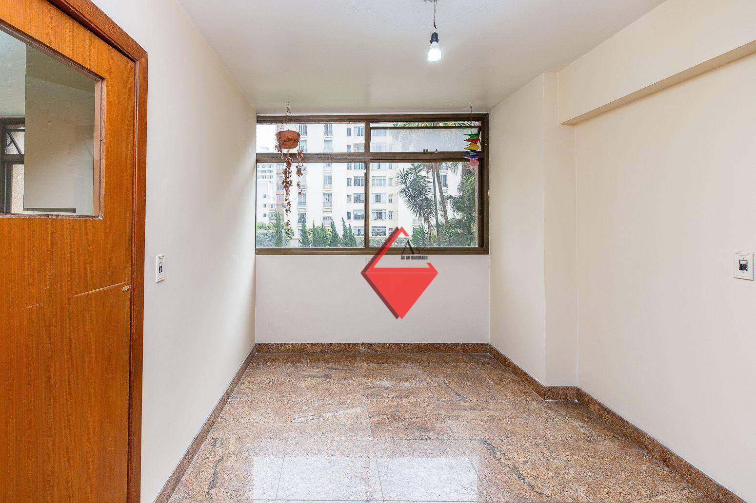 Apartamento à venda com 4 quartos, 240m² - Foto 8