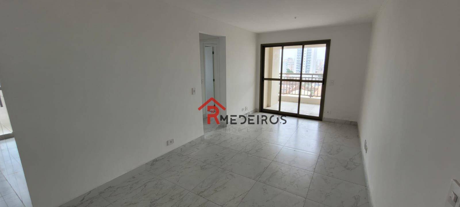 Apartamento à venda com 2 quartos, 62m² - Foto 2