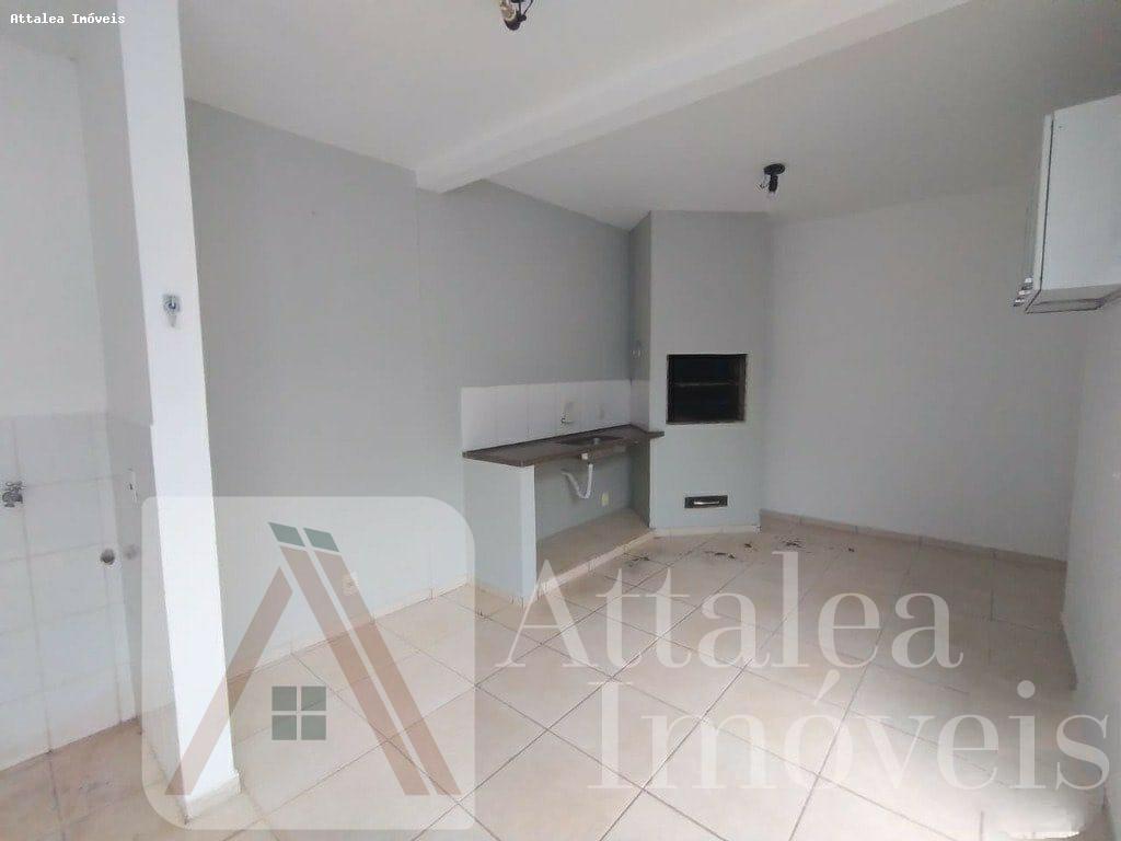 Casa à venda com 3 quartos, 207m² - Foto 8