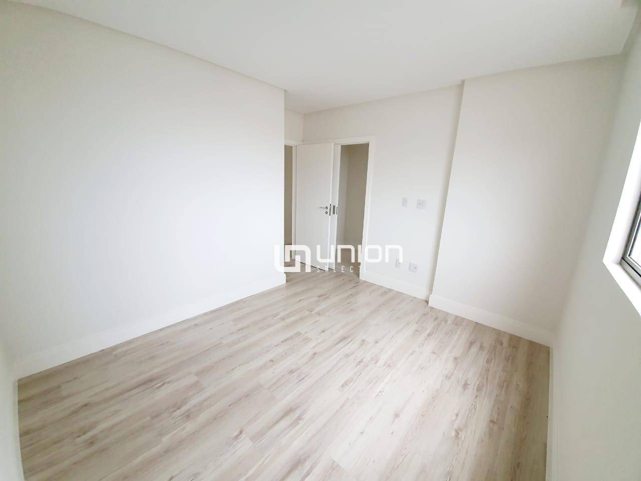 Apartamento à venda com 3 quartos, 113m² - Foto 17