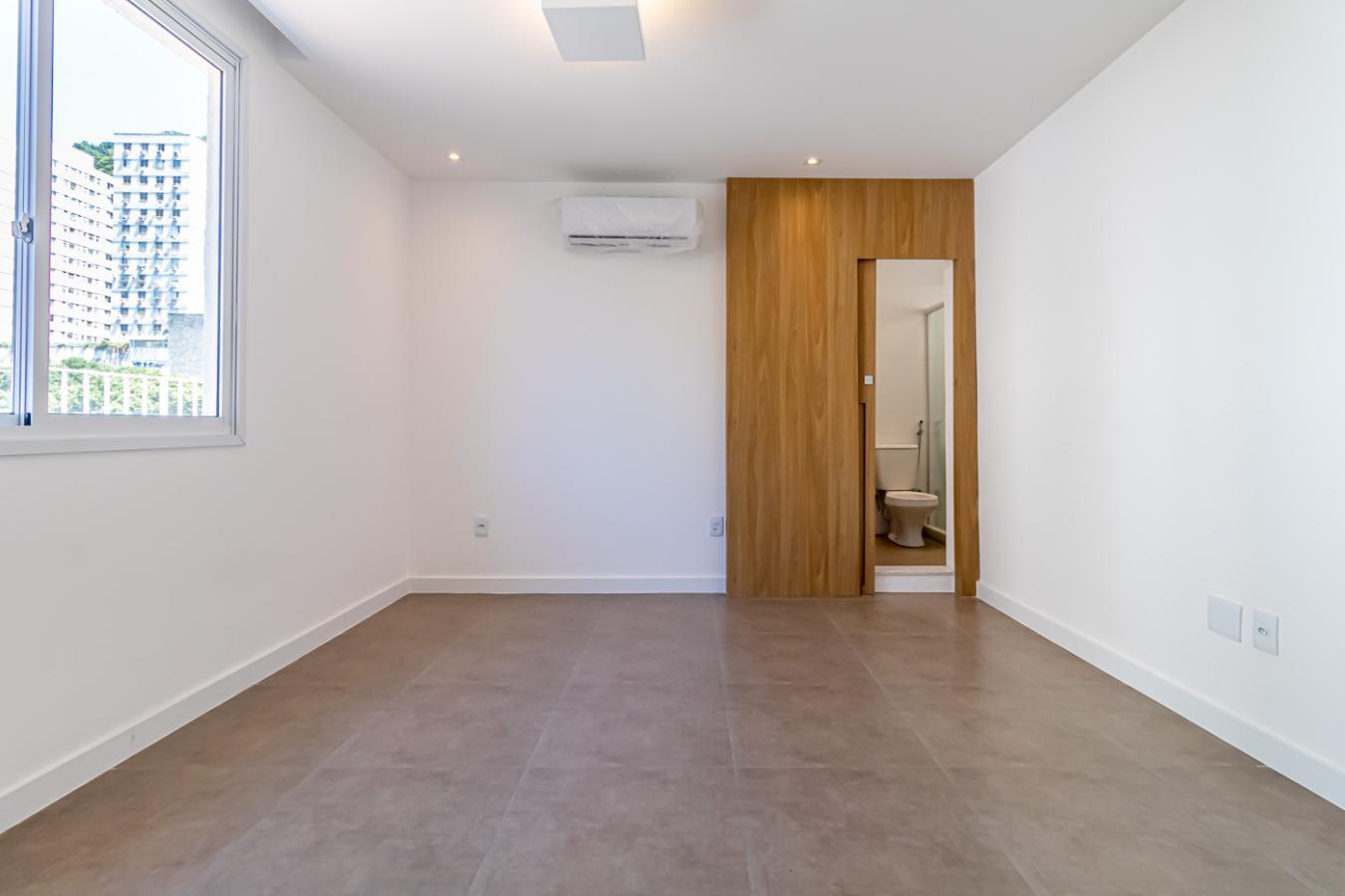 Apartamento à venda com 3 quartos, 237m² - Foto 4