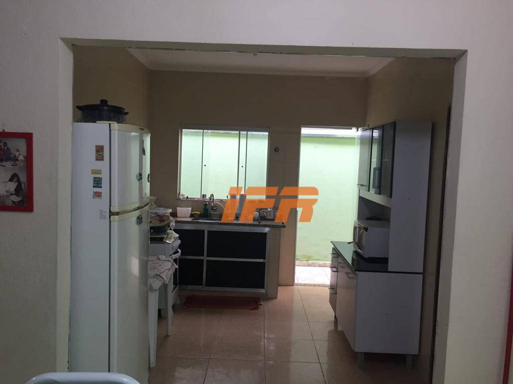 Casa à venda com 3 quartos, 173m² - Foto 2