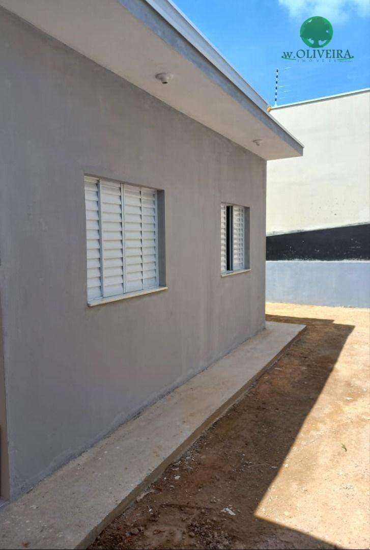 Casa à venda com 2 quartos, 56m² - Foto 1