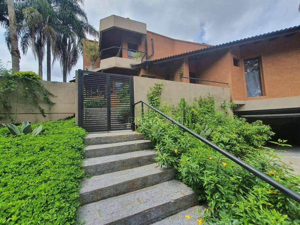 Casa de Condomínio à venda e aluguel com 5 quartos, 850m² - Foto 2