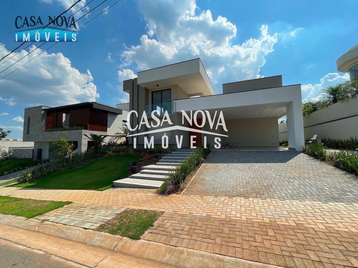 Casa de Condomínio à venda com 4 quartos, 381m² - Foto 1