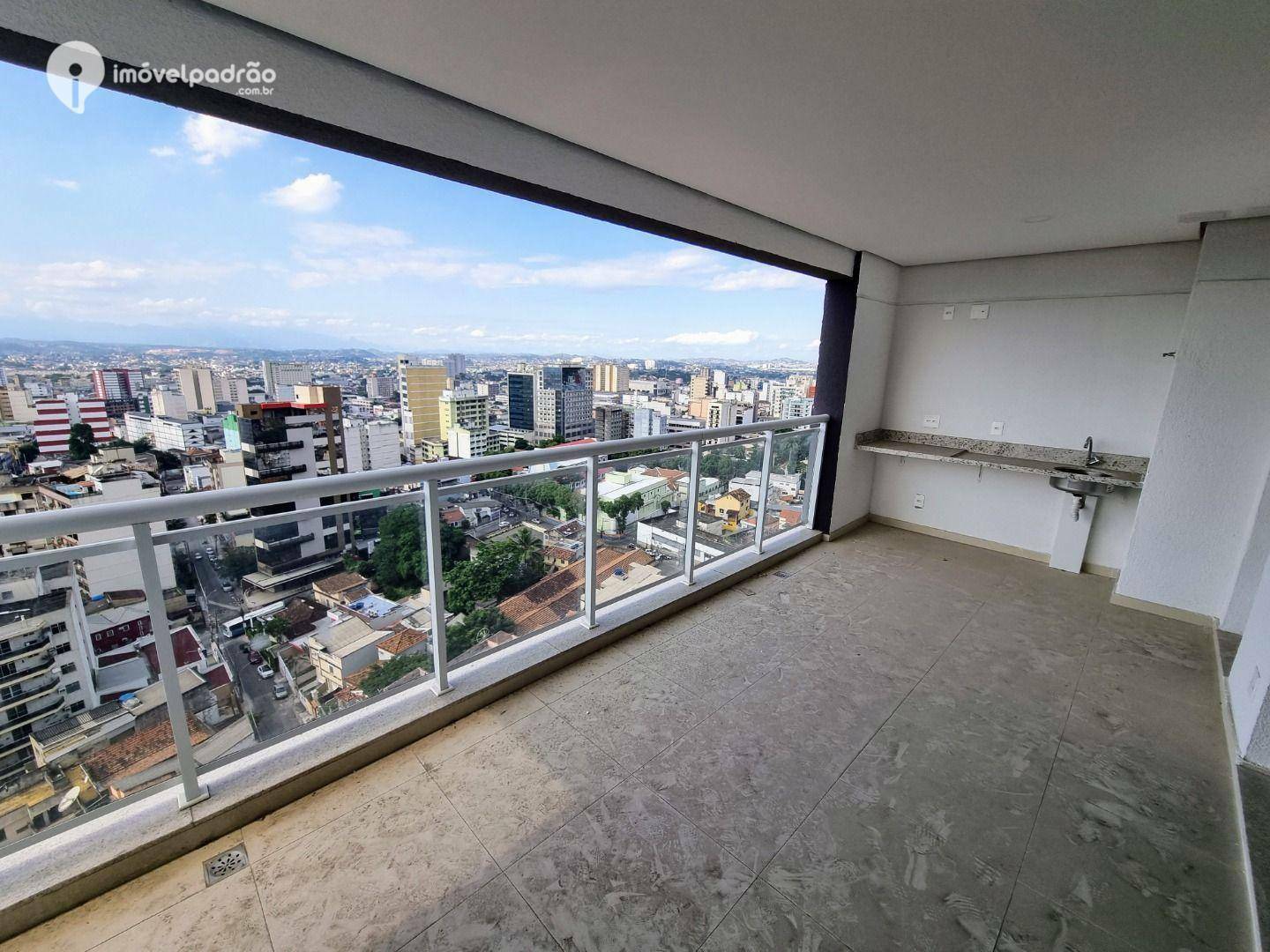 Apartamento à venda com 3 quartos, 125m² - Foto 1