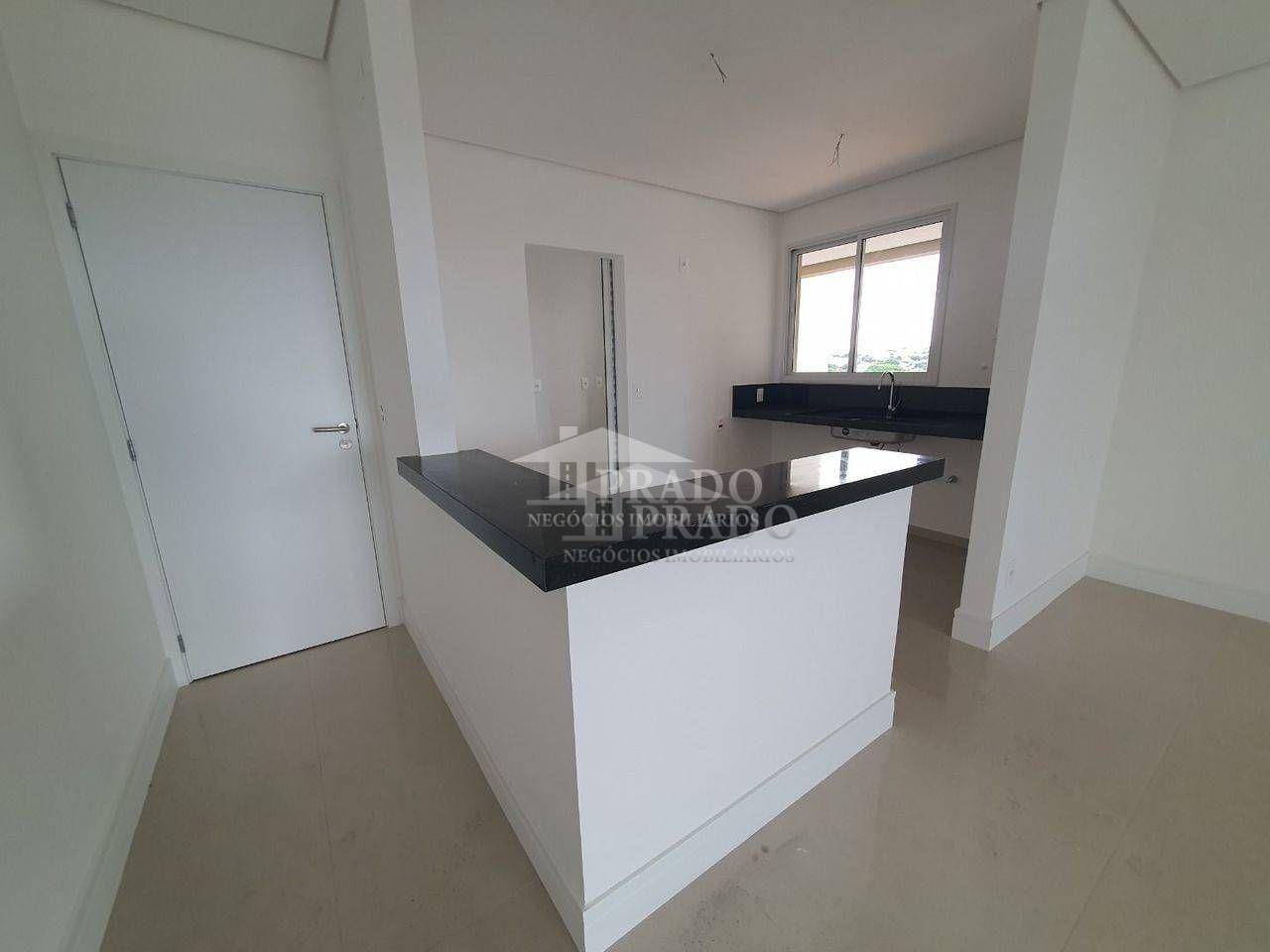 Apartamento à venda com 3 quartos, 162m² - Foto 9