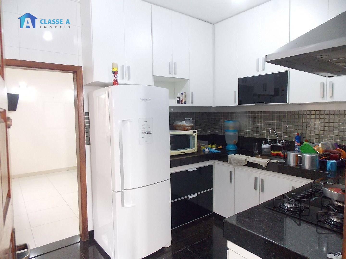 Casa à venda com 4 quartos, 310m² - Foto 33