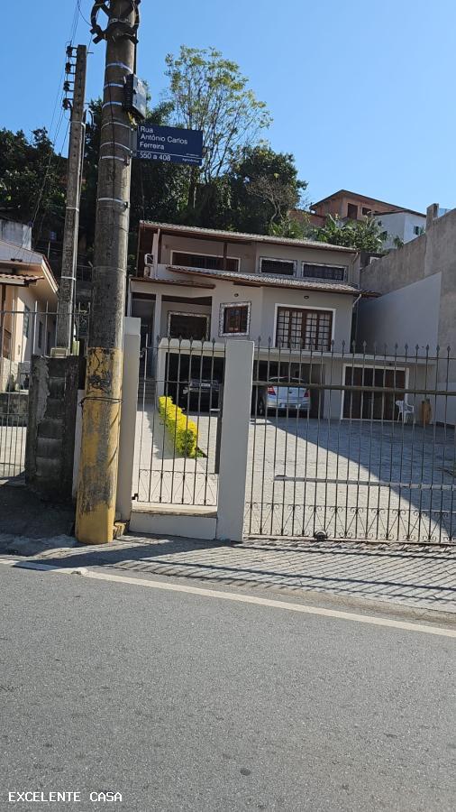 Casa à venda com 3 quartos, 250m² - Foto 6