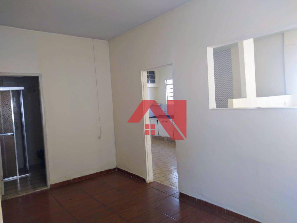 Casa para alugar com 6 quartos, 350m² - Foto 10