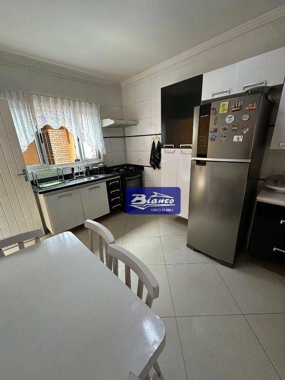 Sobrado à venda com 3 quartos, 220m² - Foto 34