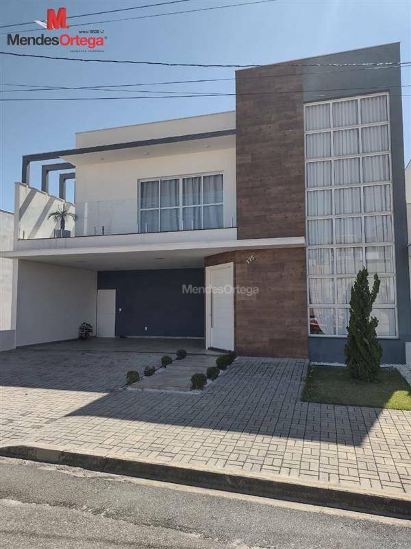 Casa de Condomínio para alugar com 3 quartos, 245m² - Foto 1