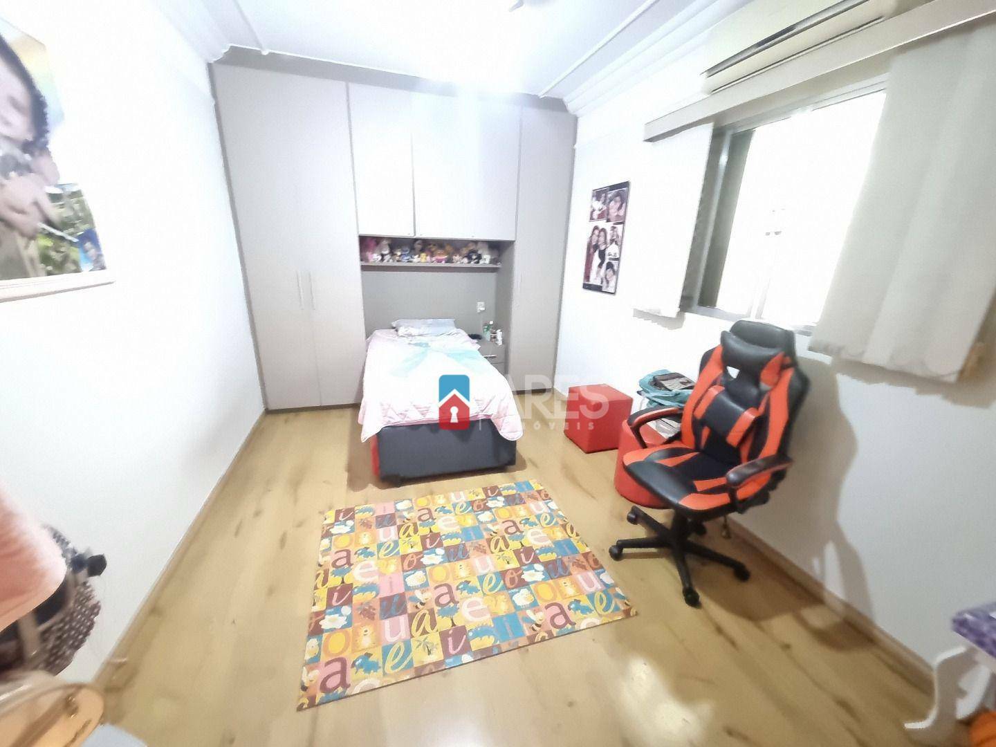 Casa à venda com 3 quartos, 220m² - Foto 6