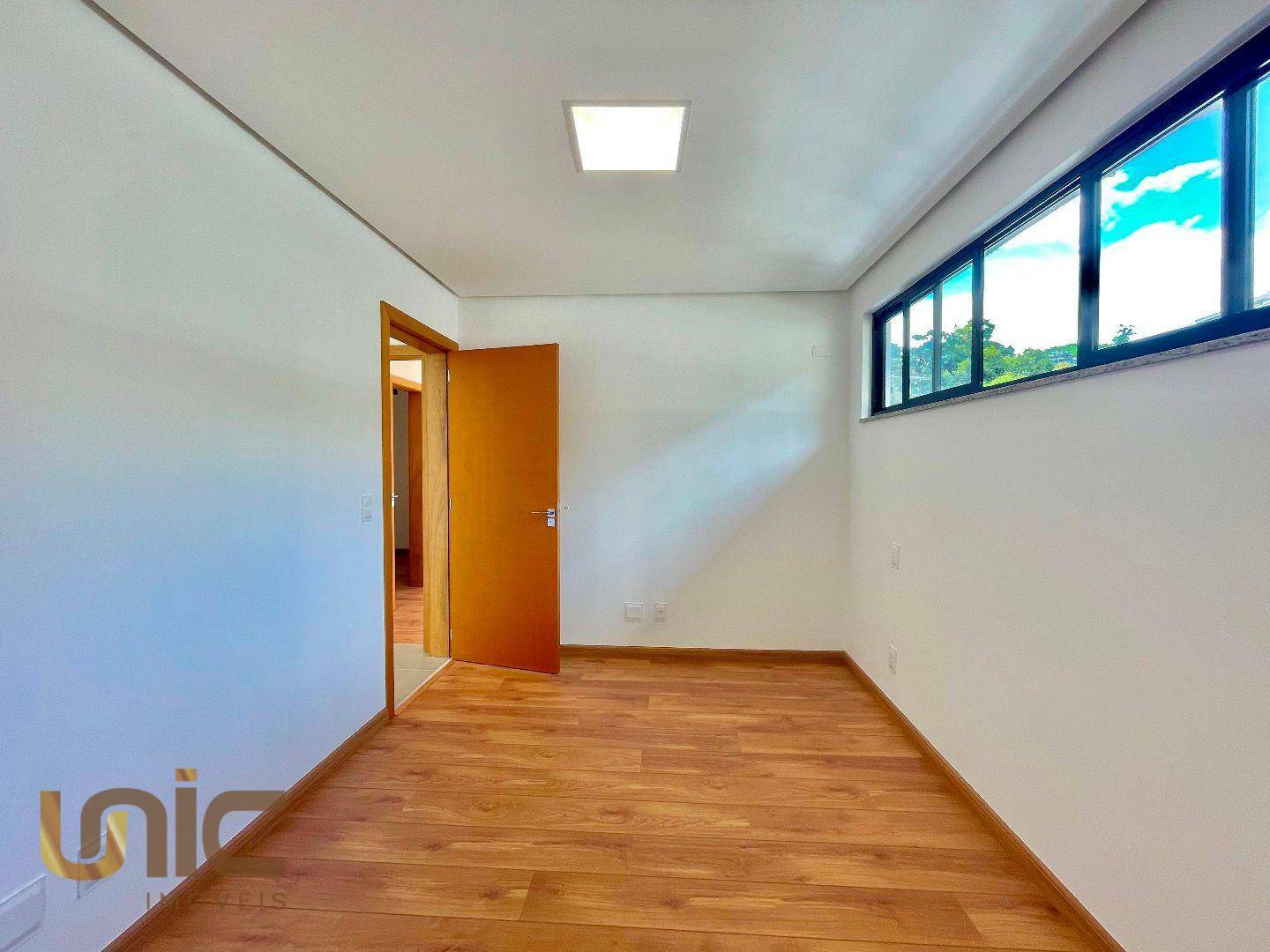 Casa à venda com 3 quartos, 170m² - Foto 10