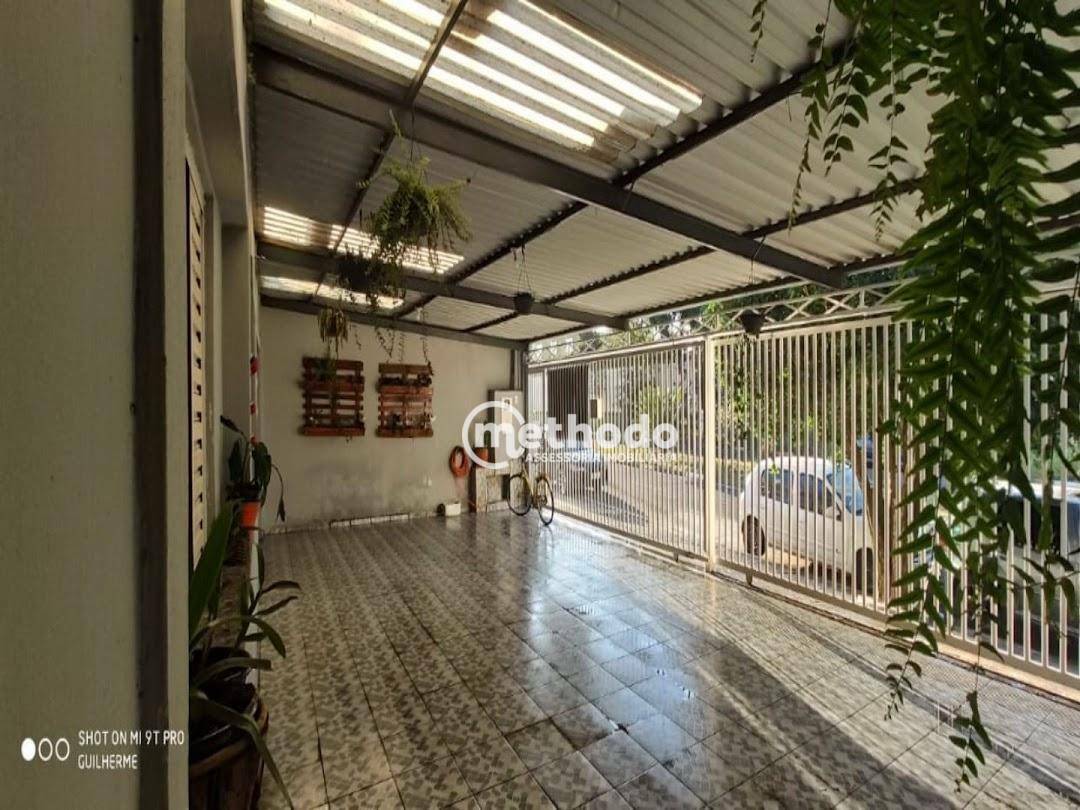 Casa à venda com 4 quartos, 200m² - Foto 15