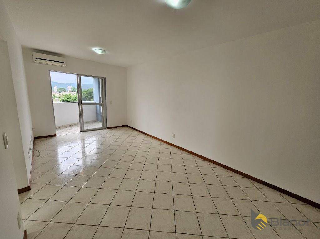 Apartamento para alugar com 2 quartos, 87m² - Foto 3