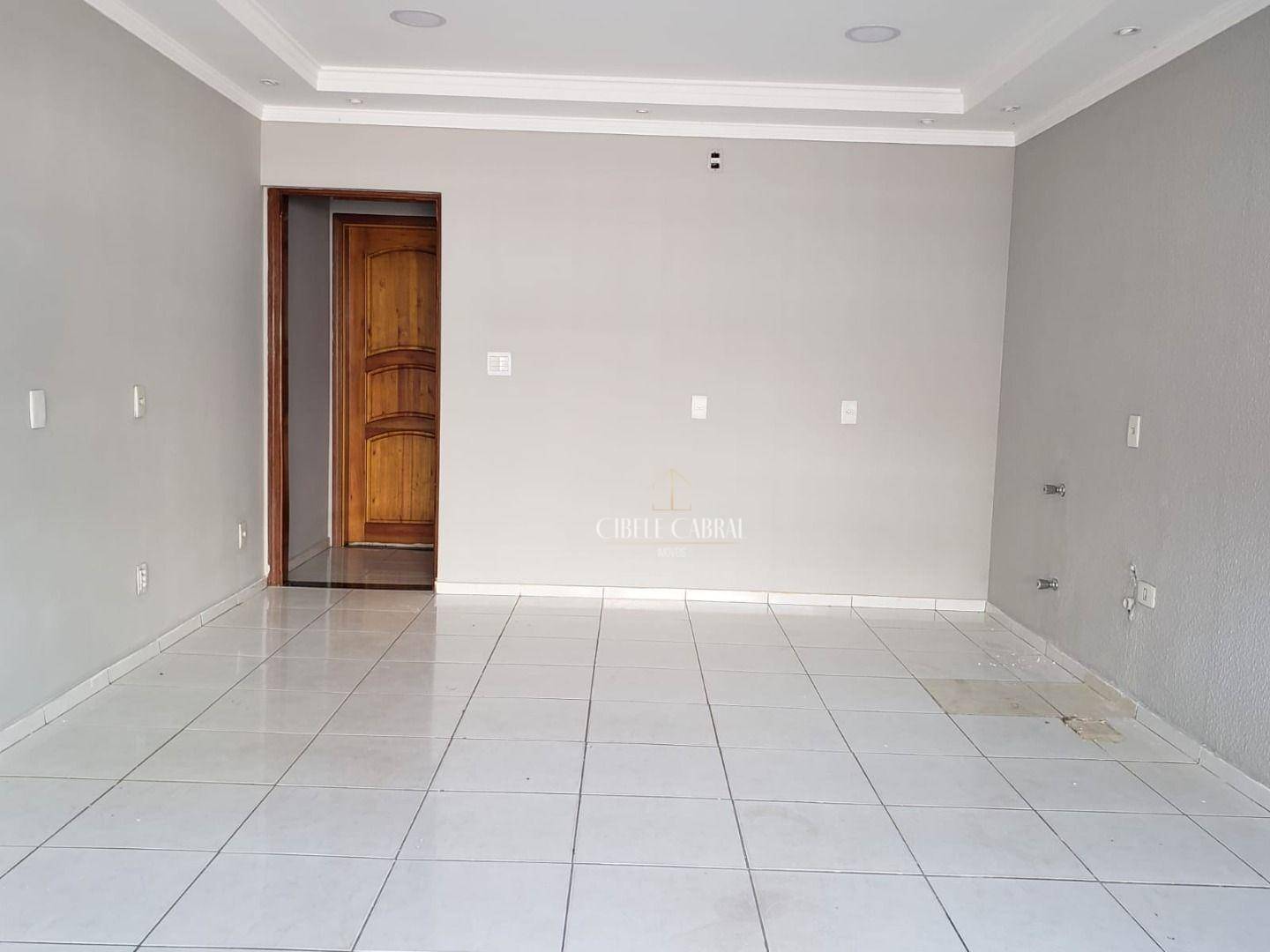 Casa à venda e aluguel com 3 quartos, 200m² - Foto 4