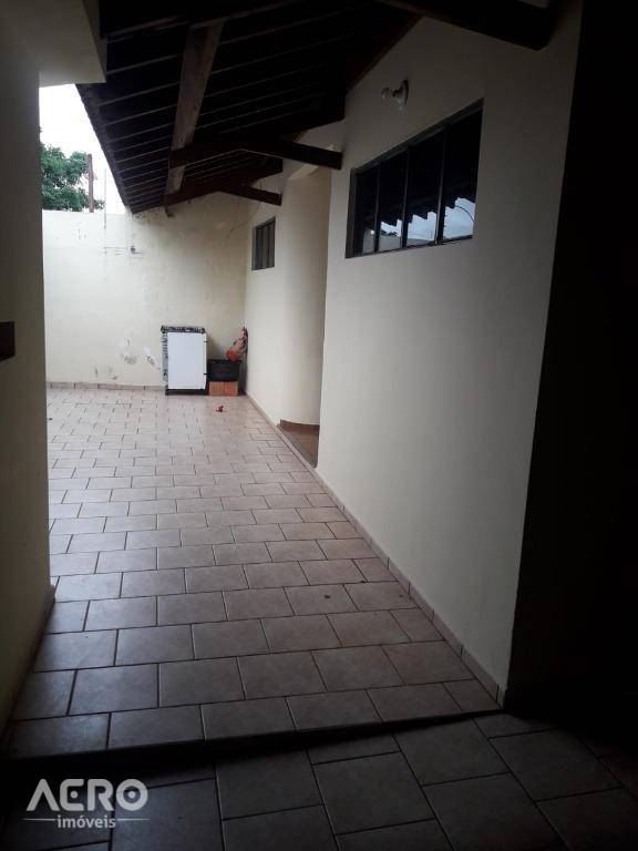 Casa à venda com 3 quartos, 182m² - Foto 9