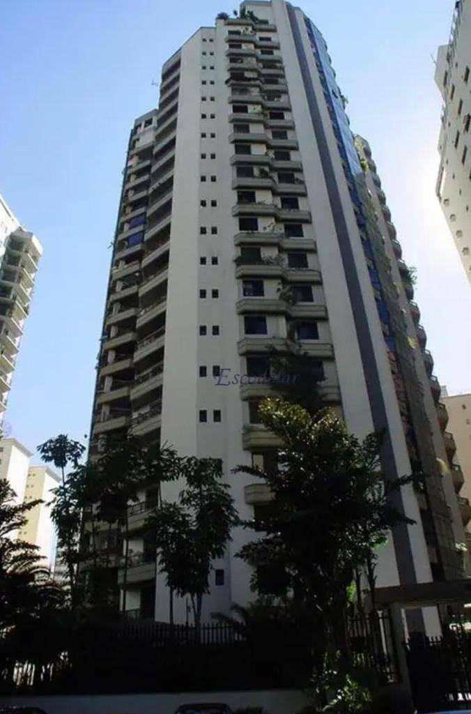 Apartamento à venda com 4 quartos, 181m² - Foto 1