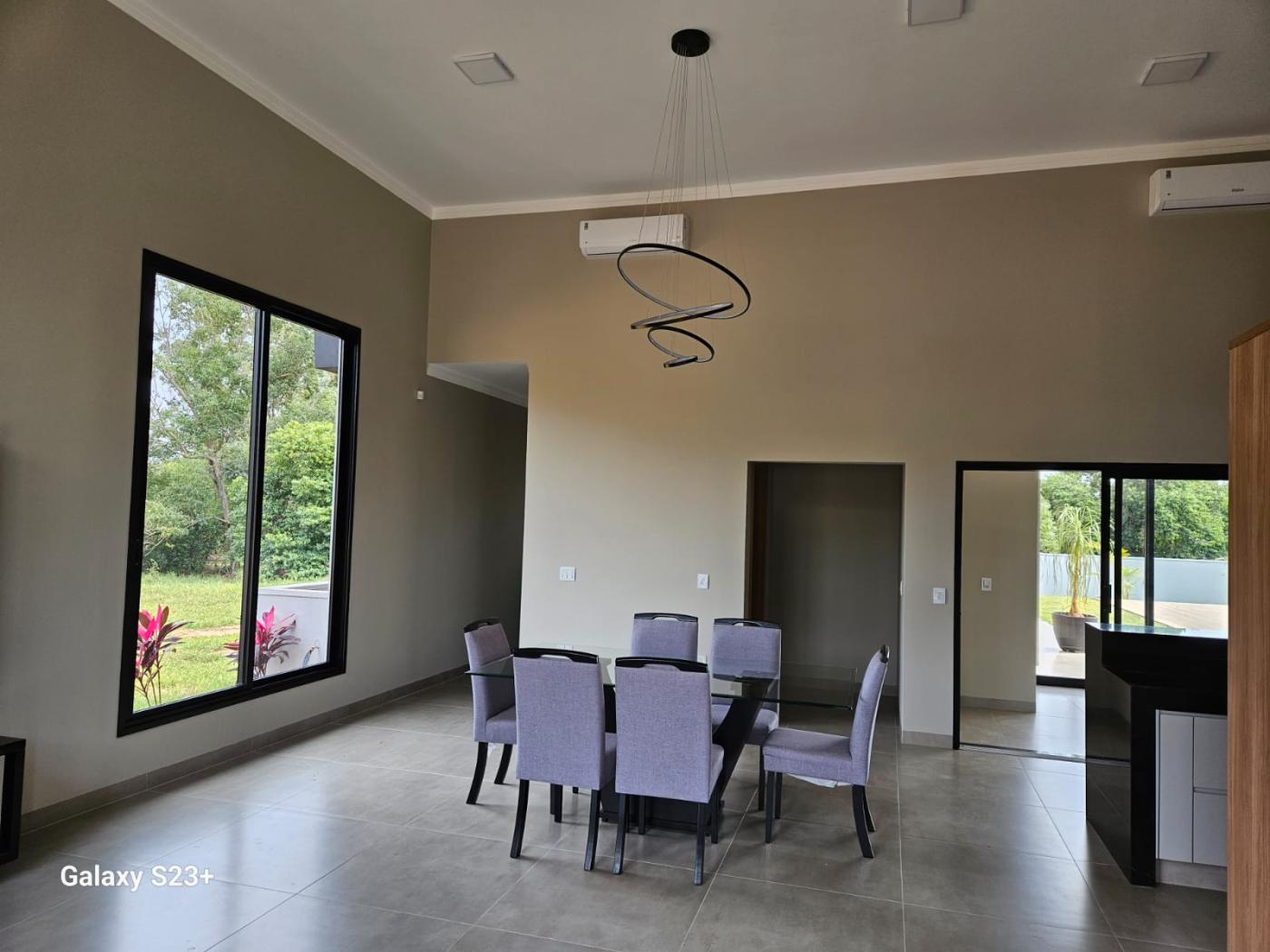 Casa de Condomínio à venda com 3 quartos, 243m² - Foto 4