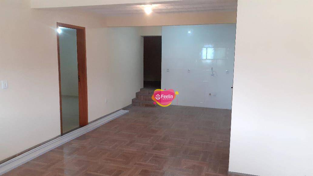 Casa para alugar com 2 quartos, 90m² - Foto 8