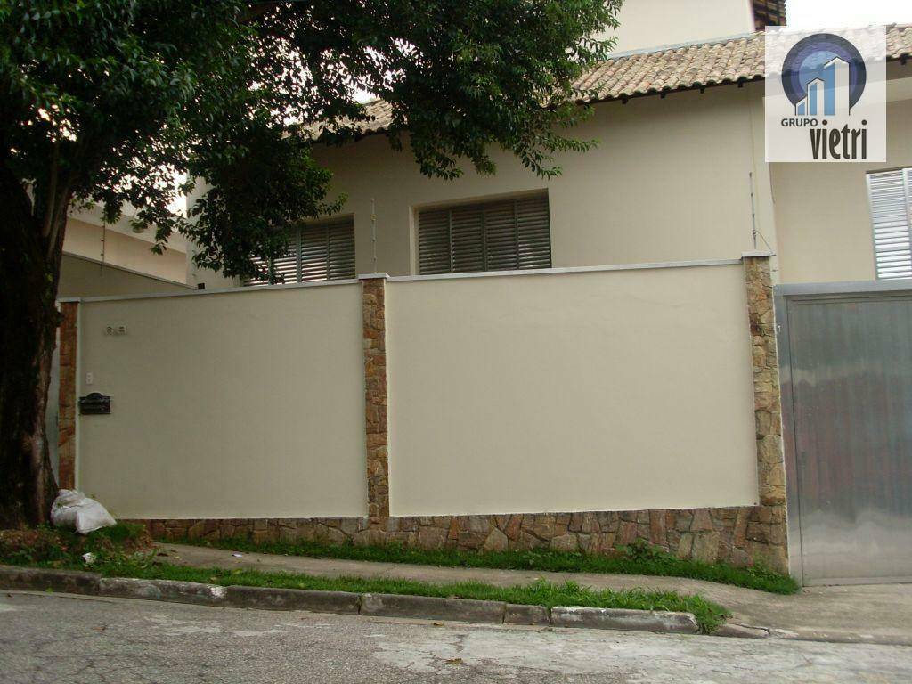 Sobrado à venda com 3 quartos, 220m² - Foto 1