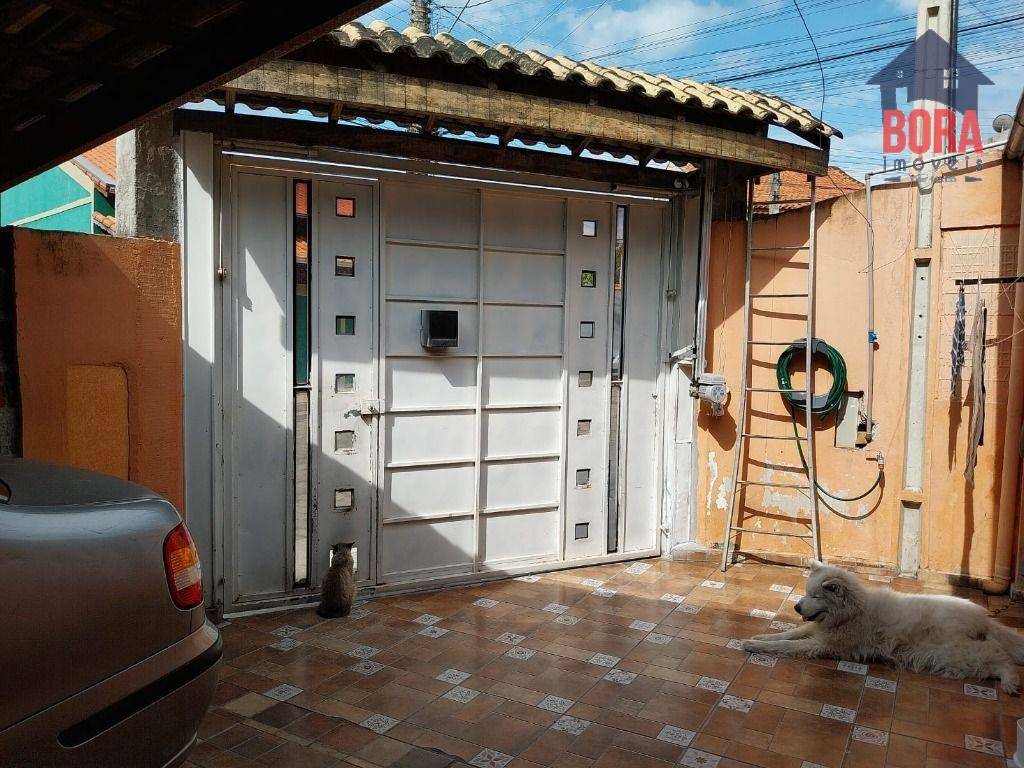 Casa à venda com 8 quartos, 200m² - Foto 14