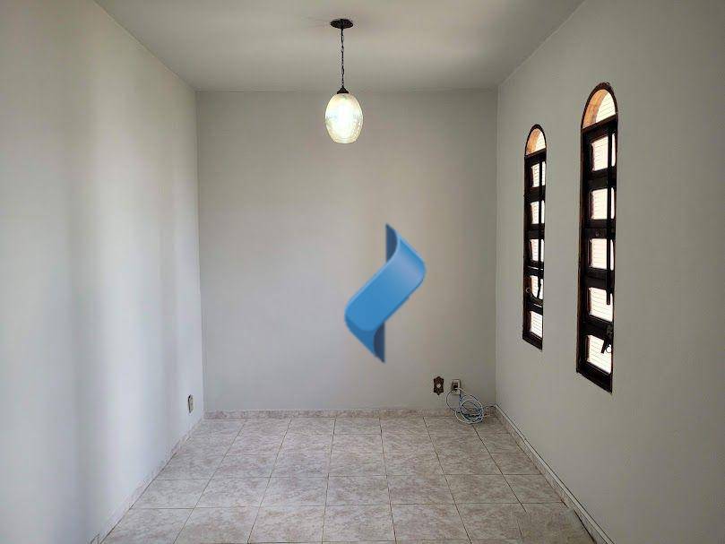 Casa para alugar com 3 quartos, 197m² - Foto 12