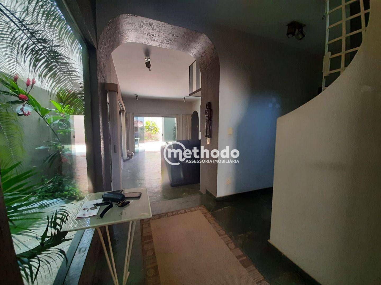 Casa à venda com 3 quartos, 337m² - Foto 9