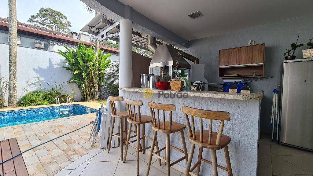 Casa de Condomínio à venda com 4 quartos, 420m² - Foto 15