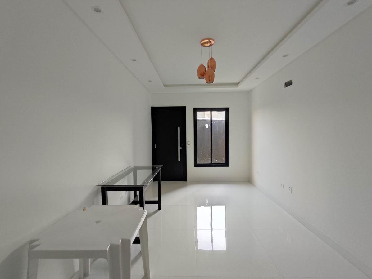 Casa à venda com 3 quartos, 69m² - Foto 3