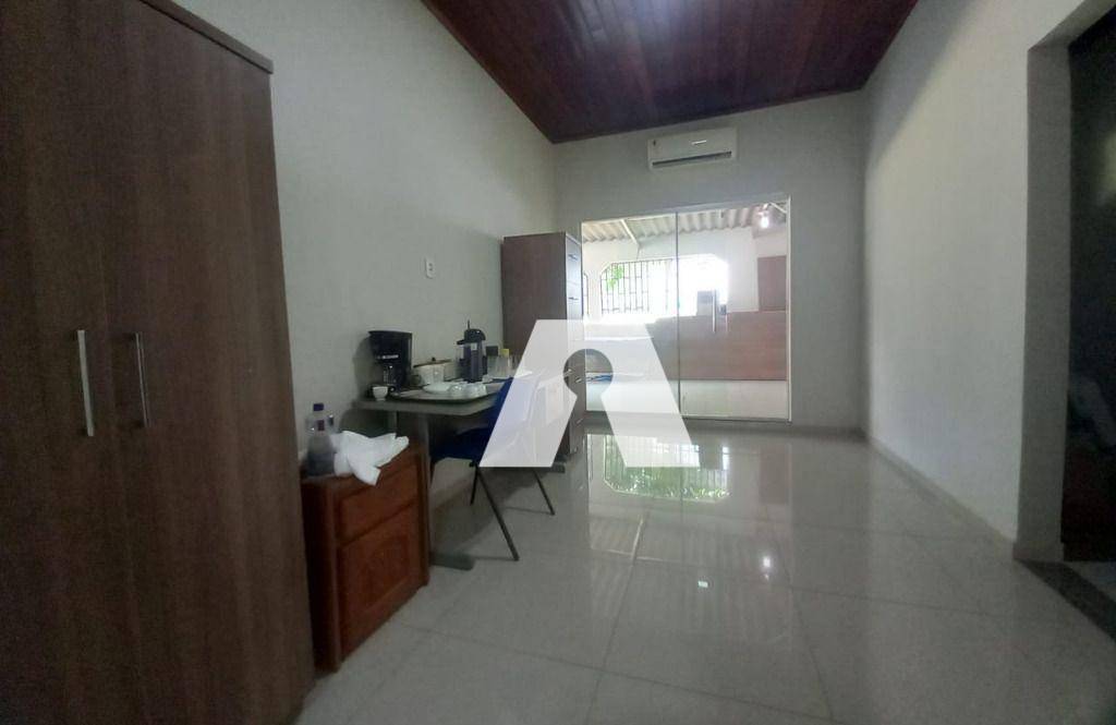 Casa para alugar com 3 quartos, 271m² - Foto 15