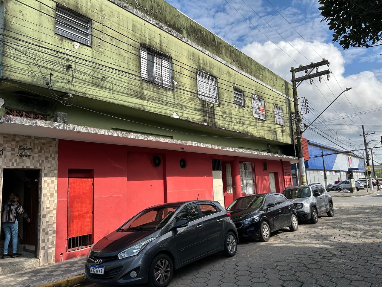 Apartamento à venda com 2 quartos, 70m² - Foto 3