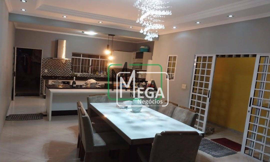 Casa à venda com 3 quartos, 375m² - Foto 1