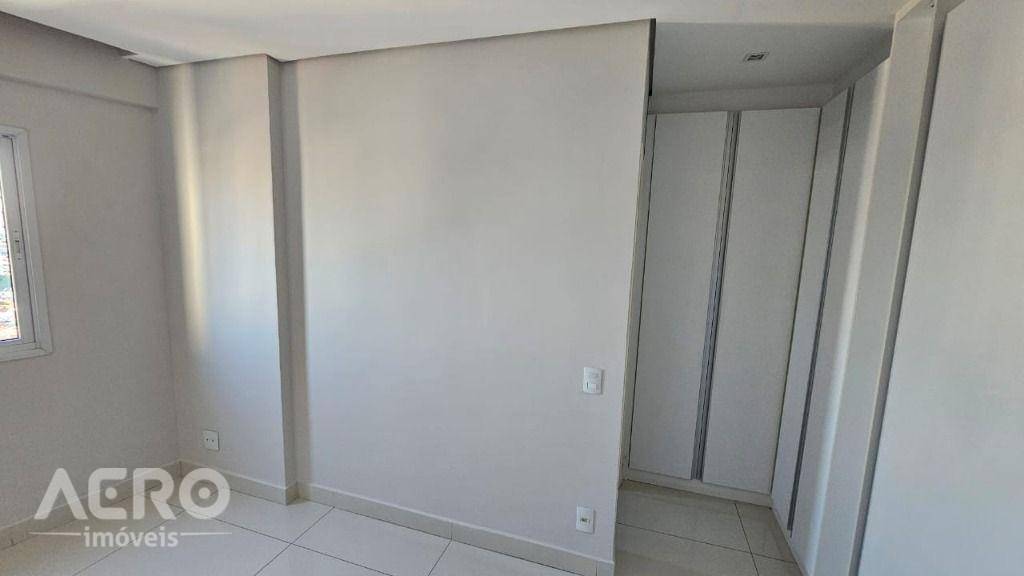 Apartamento para alugar com 3 quartos, 180m² - Foto 23