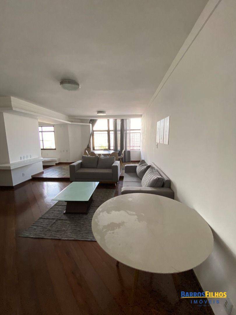 Apartamento para alugar com 3 quartos, 212m² - Foto 16