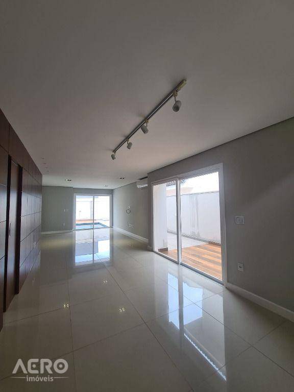 Casa de Condomínio à venda com 3 quartos, 222m² - Foto 5