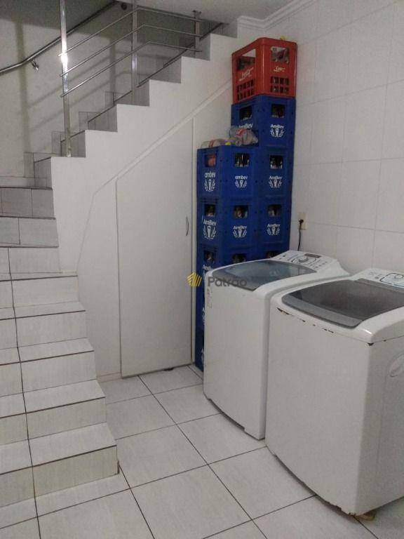 Sobrado à venda com 3 quartos, 318m² - Foto 38