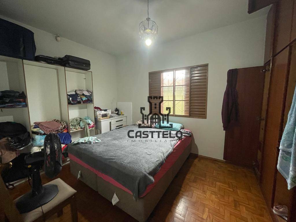 Casa à venda com 4 quartos, 170m² - Foto 13