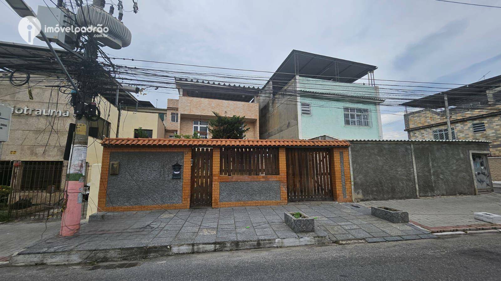 Casa à venda e aluguel com 4 quartos, 400m² - Foto 3