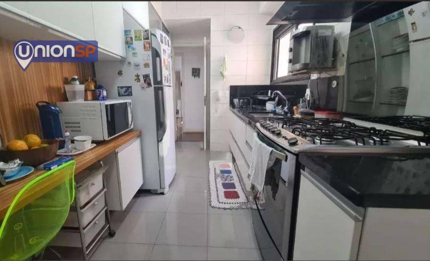 Apartamento à venda com 3 quartos, 157m² - Foto 7