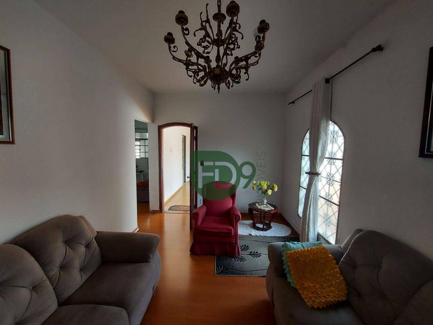 Casa à venda com 3 quartos, 164m² - Foto 2