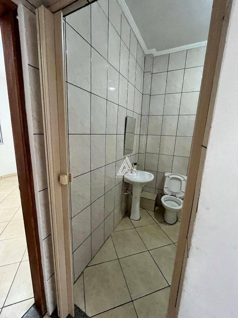 Casa para alugar com 6 quartos, 200m² - Foto 51