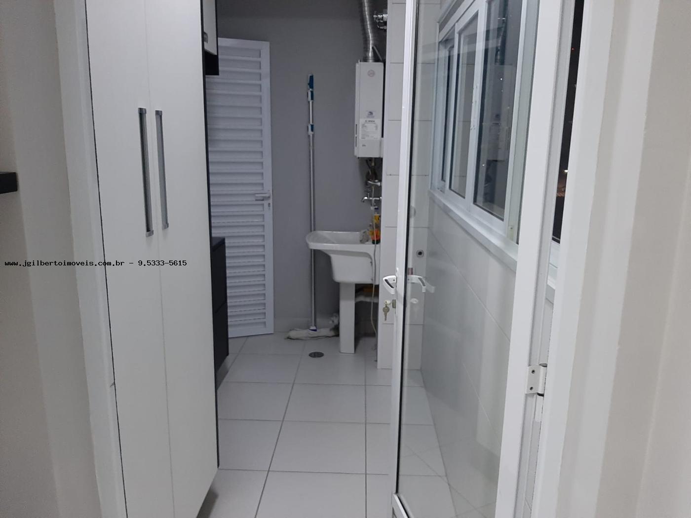 Apartamento à venda com 3 quartos, 190m² - Foto 2