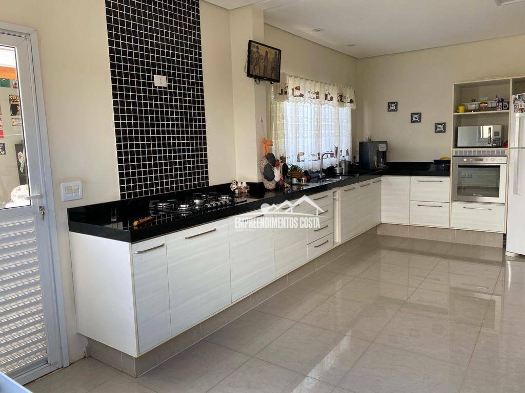 Casa à venda com 3 quartos, 260m² - Foto 8