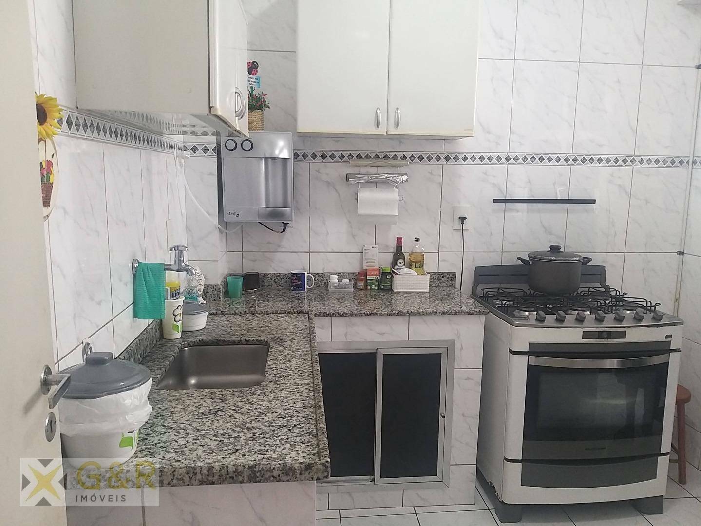 Apartamento à venda com 3 quartos, 80m² - Foto 2