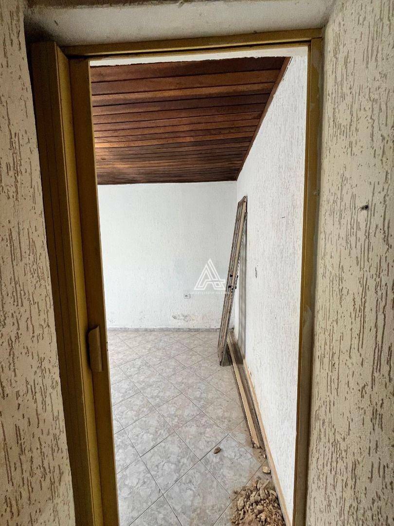 Casa para alugar com 3 quartos, 70m² - Foto 24